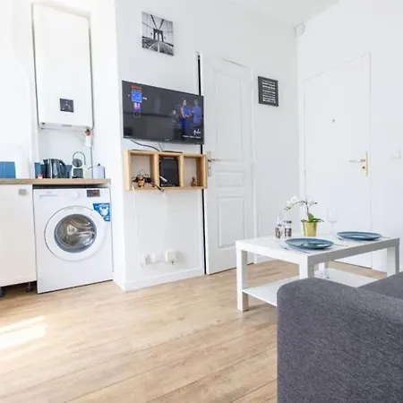 Apartment 450 M Gare Rer C *